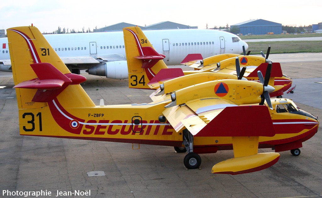 canadair CL 415 et CL 215 et autres avions bombardiers d'eau - Page 15 08910