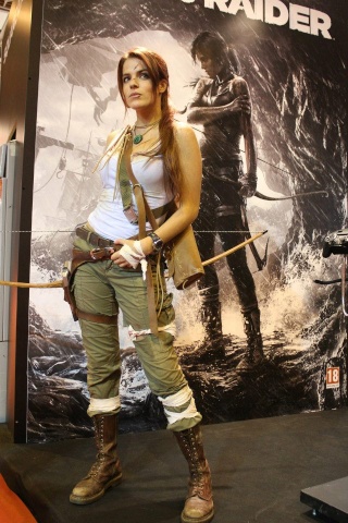 Lara Croft incarné ... et les sosies ... 52177510