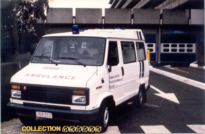 Anciens services ambulances - Page 4 A711