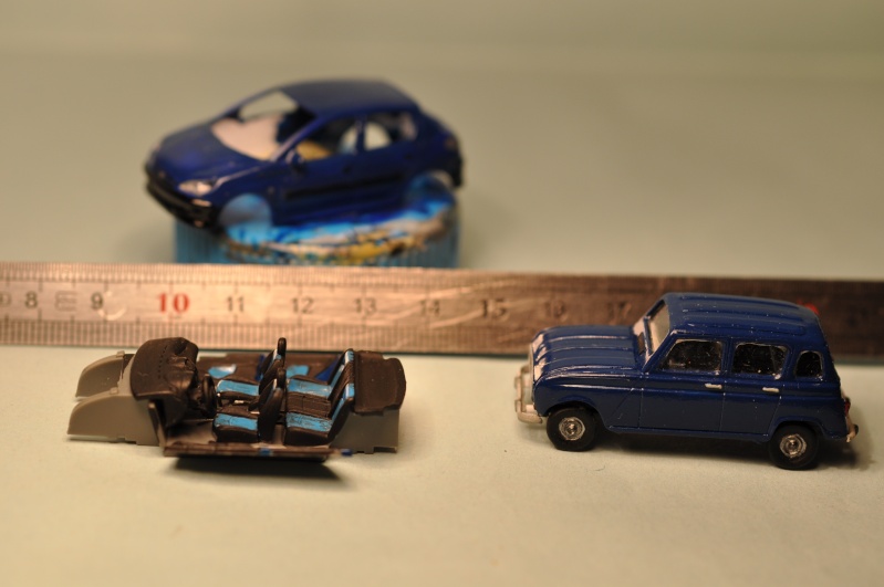 Renault 4 Pj production 1/72 déco gendarmerie Dsc_0714