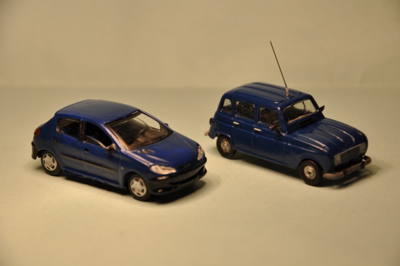 Renault 4 Pj production 1/72 déco gendarmerie - Page 2 Dsc_0717