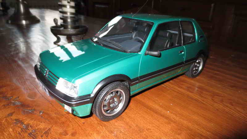 PEUGEOT 205 GTI GRIFFE 1/12 Img_0013