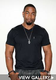 Michael Jai White (rôle de l'officier Peter Quinn) Michae11