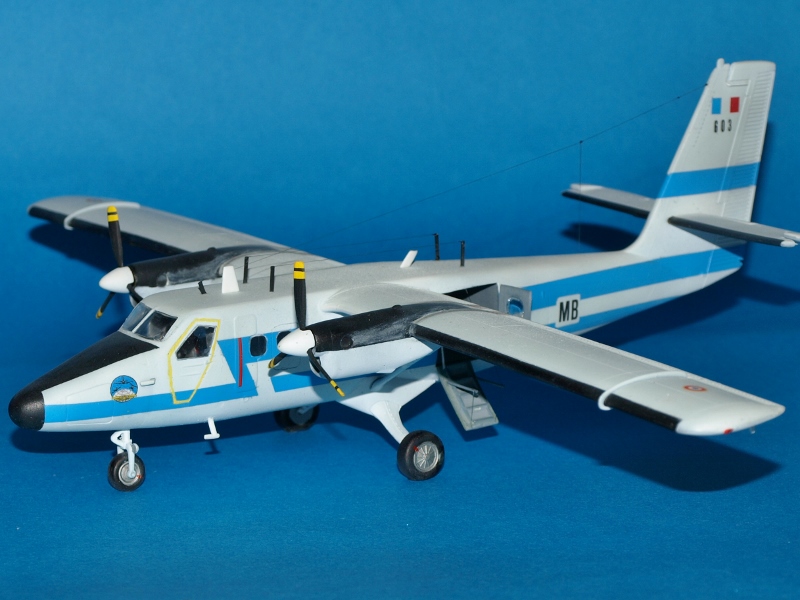 [Matchbox]DHC-6 Twin Otter 1/72. Finex le 12/09/13 (page 4). - Page 2 P1011321