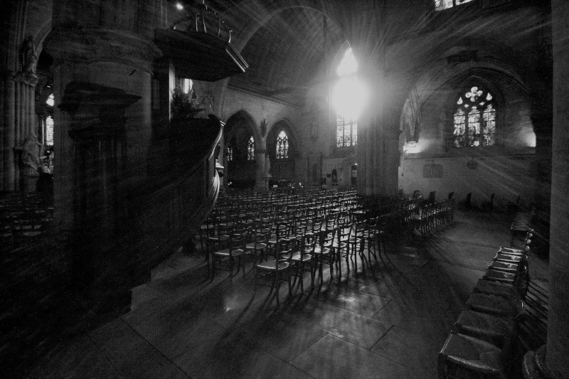 Ombres et lumières dans l'église de Bernay. Img_6916