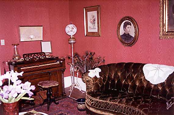     Parlor10