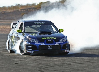 ken block et son Impreza !!!! 08031011