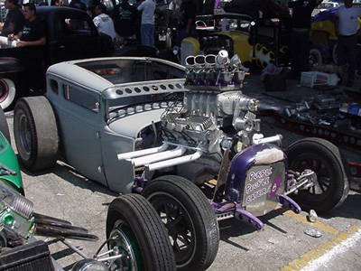 une Rat Rod trés bas 4310