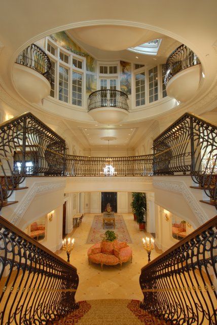 Champ d'Or's 3-story foyer Champf11