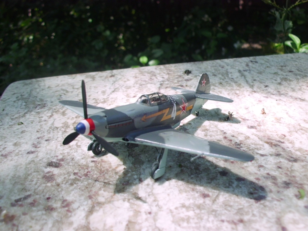 YAKOVLEV YAK 3 Réf 80250 - Page 2 2211