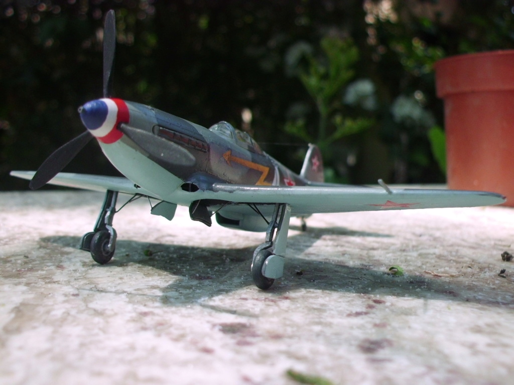 YAKOVLEV YAK 3 Réf 80250 - Page 2 2611