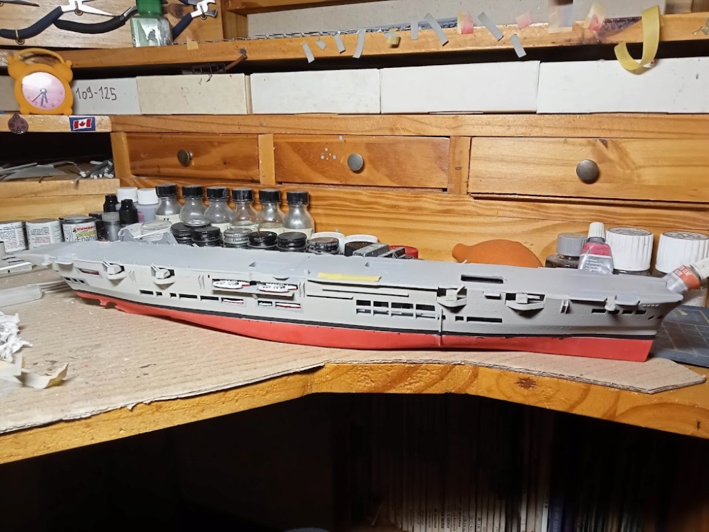 [AIRFIX] Porte avions HMS ARK ROYAL 1/600ème Réf 04208-4 Img20992