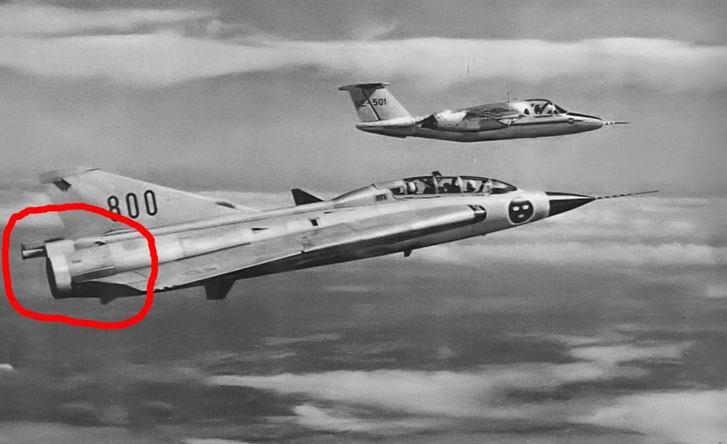 SAAB J 35F & TF 35 DRAKEN Réf 255 - Page 2 Saab_j10