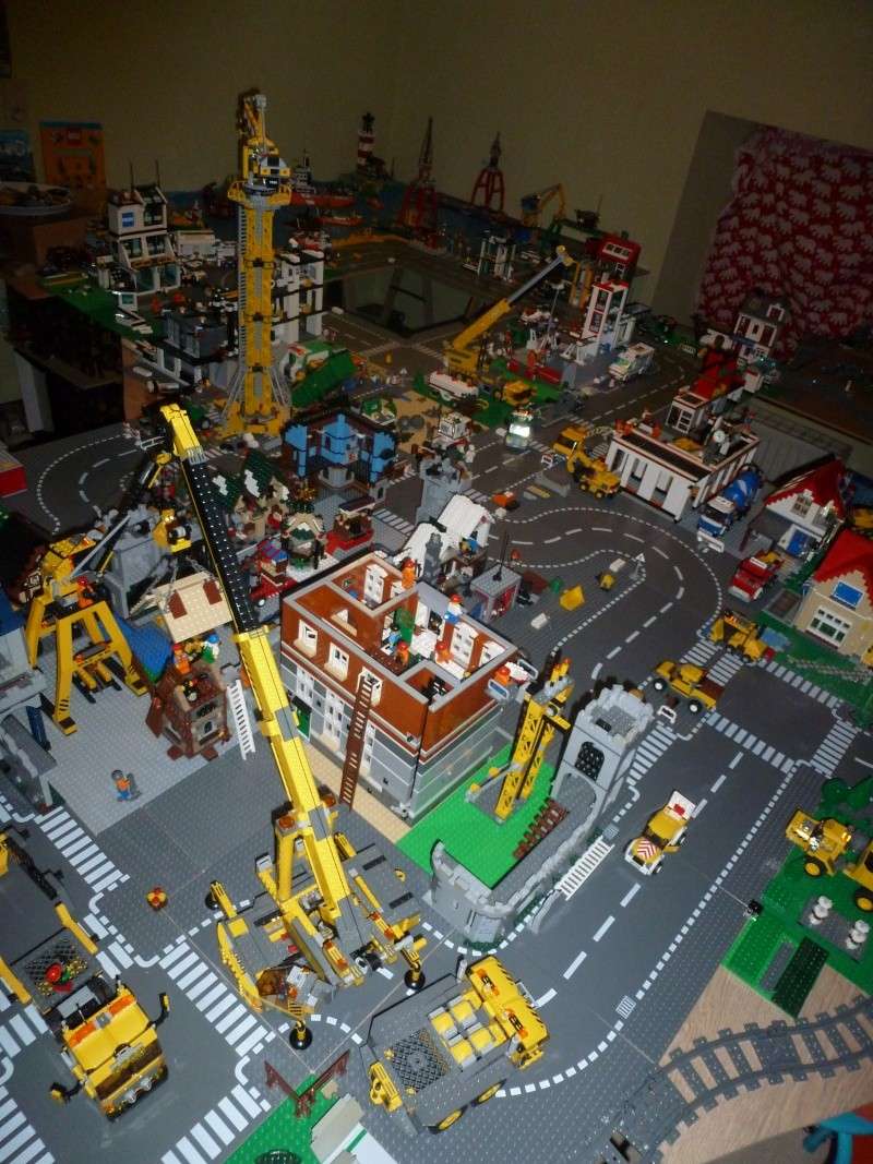 LEGO - La ville depuis ses débuts, son évolution, etc - Page 9 P1000518