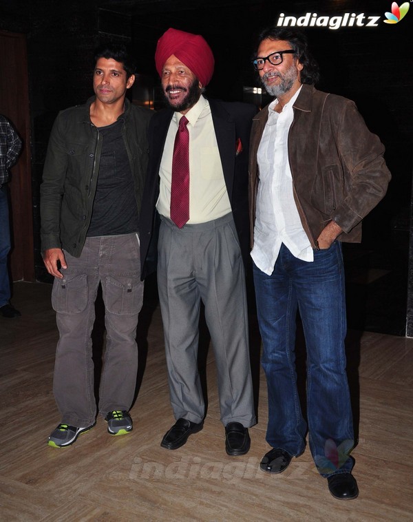 Launches 'Bhaag Milkha Bhaag' Trailer - Страница 2 Bmb20313