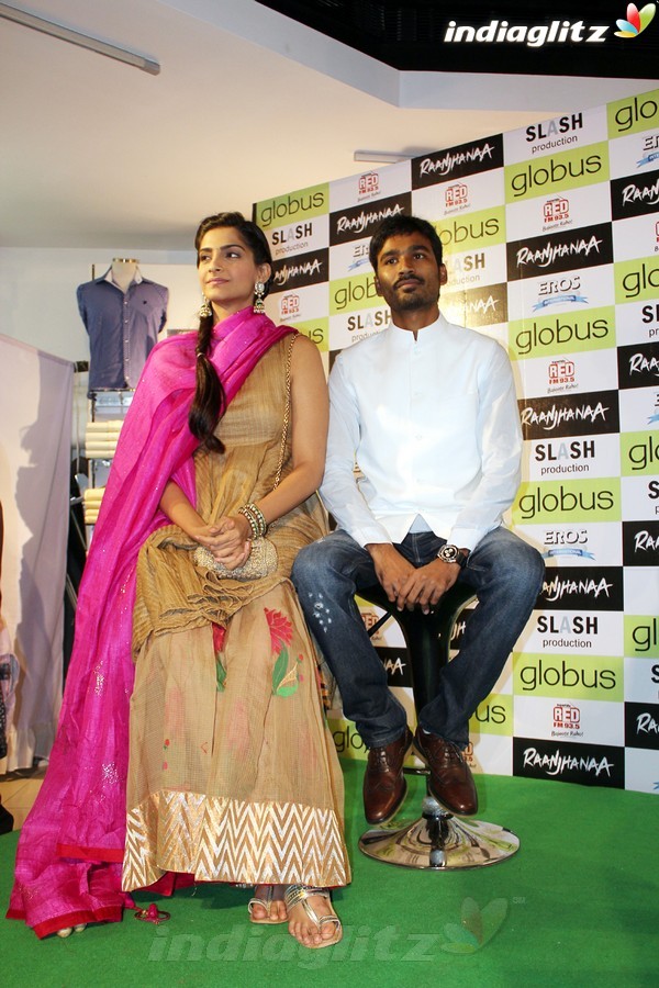 Sonam, Dhanush Celebrate 'Campus Blues' Dhau1813