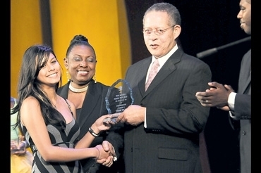 31 Jamaican youths awarded for excellence Laura-10