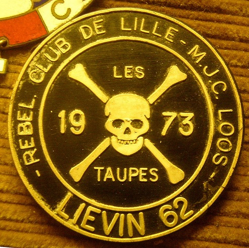 VIEUX BADGES DE CLUBS. VRAIMENT CHOUETTE Pictur25