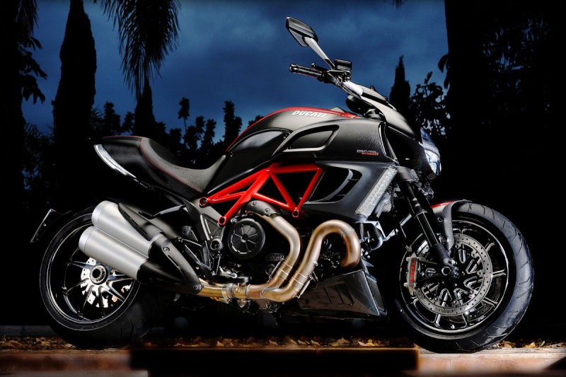 Jim essaie la Ducati Diavel Diavel10