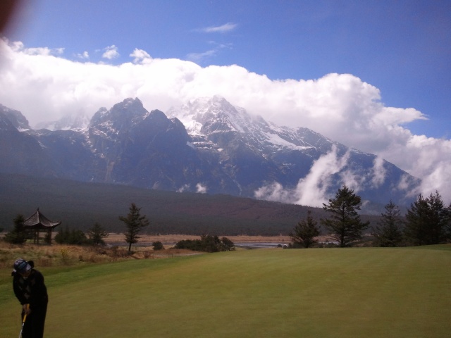 Golfing in Kunming 2011-011