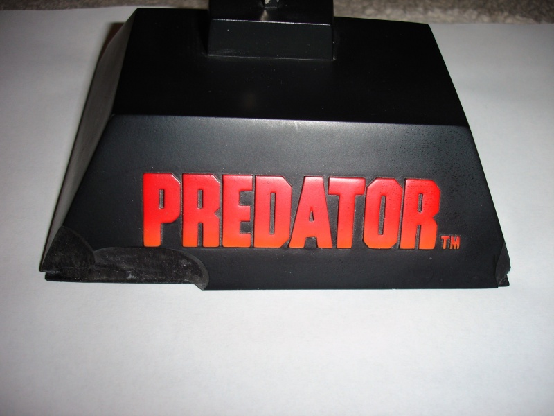 Réparation et mise en peinture d'un socle DIORAMA -PREDATOR- de chez sideshow. Dsc00726