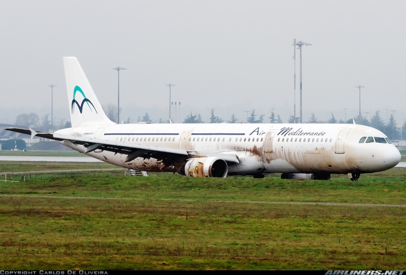 Un A321 Air Med qui jardine à Lyon St Ex 22461010