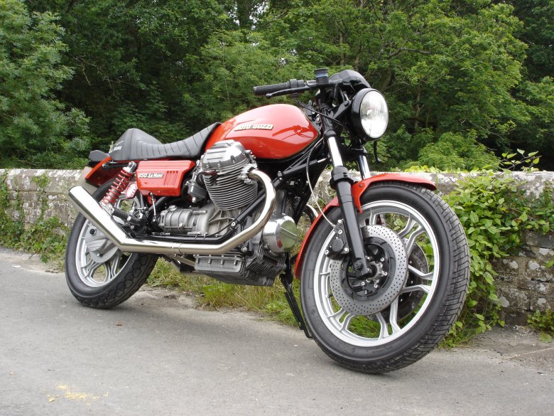 Guzzi... juste l'essentiel des Café Racer 2, la suite... - Page 3 Tim10