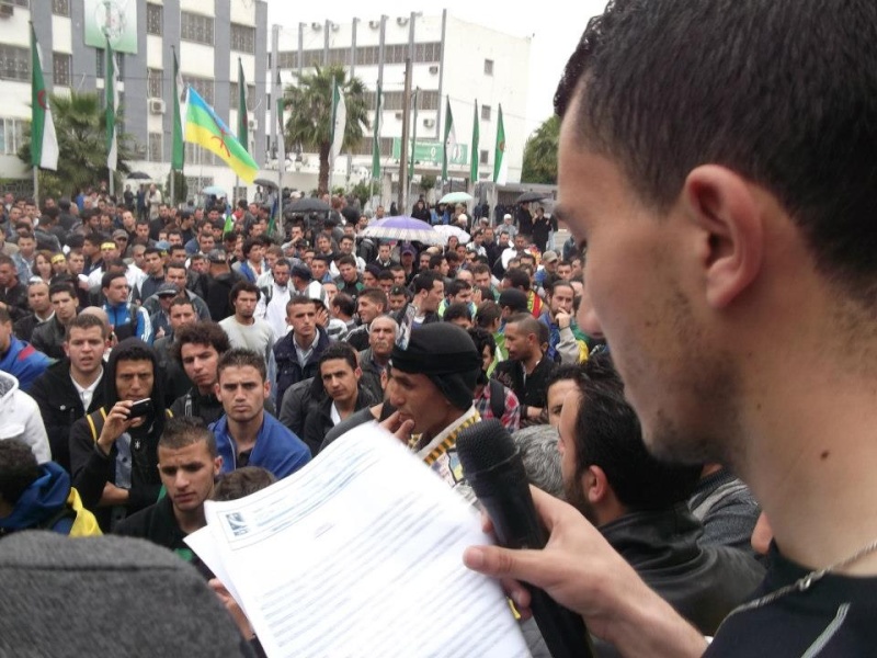 Marche du 20 Avril 2013 à Bgayet:  Une forte mobilisation pour l'officialisation de Tamazight  - Page 3 127
