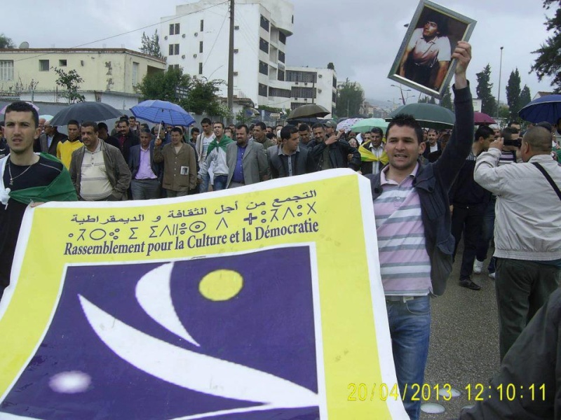 Marche du 20 Avril 2013 à Bgayet:  Une forte mobilisation pour l'officialisation de Tamazight  - Page 2 217