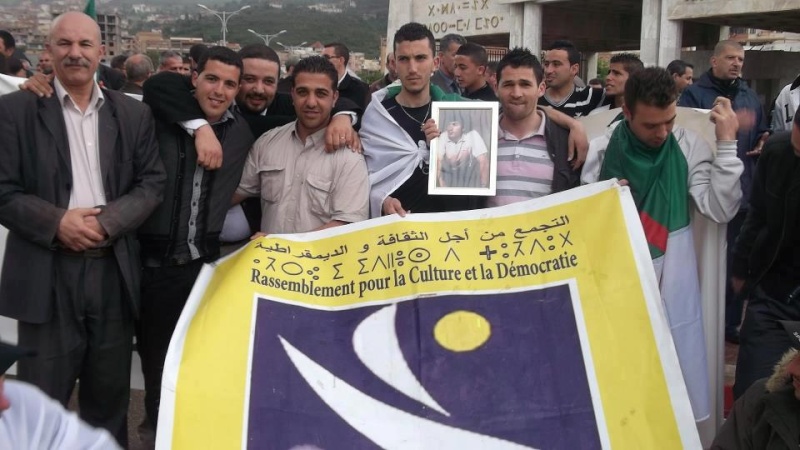 Marche du 20 Avril 2013 à Bgayet:  Une forte mobilisation pour l'officialisation de Tamazight  - Page 2 316