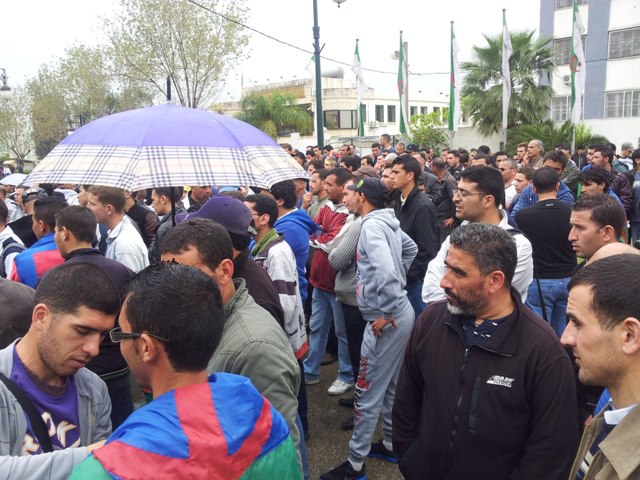 Marche du 20 Avril 2013 à Bgayet:  Une forte mobilisation pour l'officialisation de Tamazight  - Page 3 612