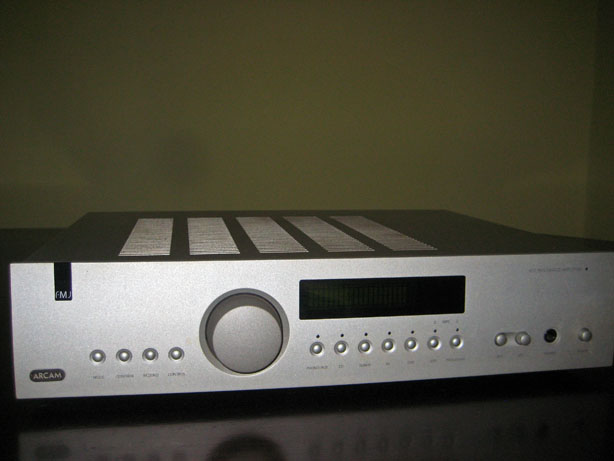 Arcam FMJ A22 Integrated Amp & Arcam Alpha 7SE CD Player (Used) A22-0211