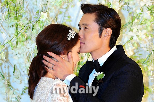 Lee Byung Hun et Lee Min Jung se sont mariés !  20130811