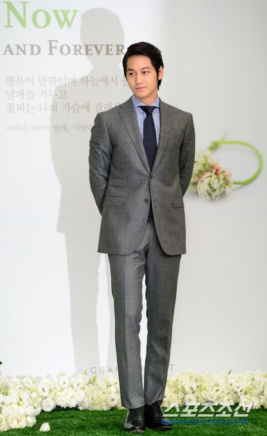Lee Byung Hun et Lee Min Jung se sont mariés !  20130828