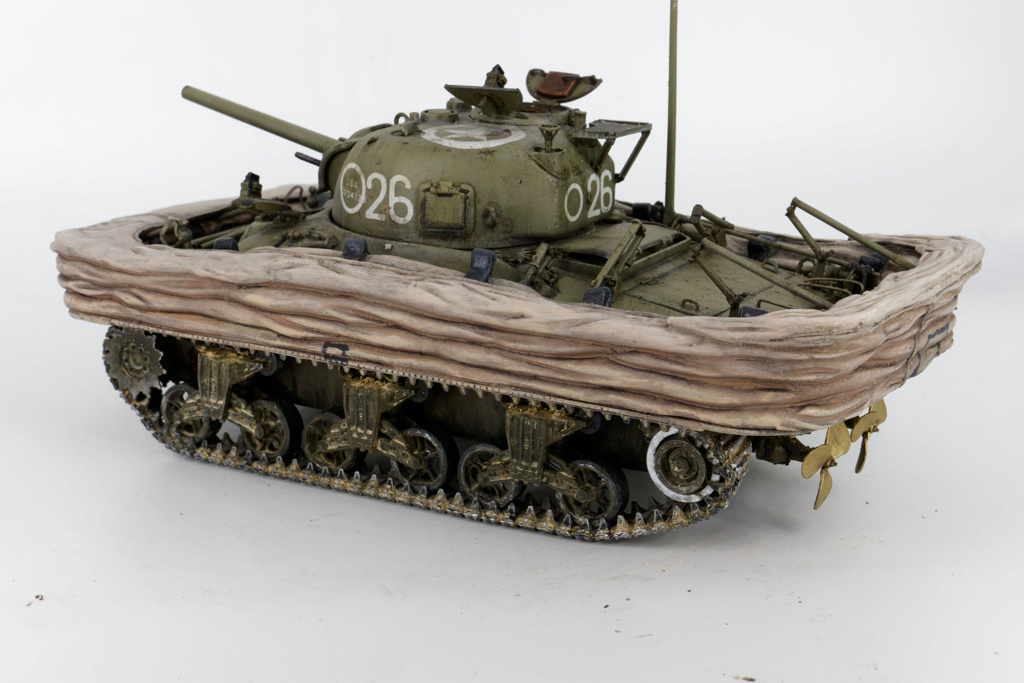 Sherman M4A1 DD 1/35 Resicast Img_6015