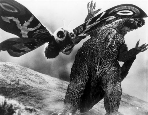 Quando Godzilla .....  Mothra10