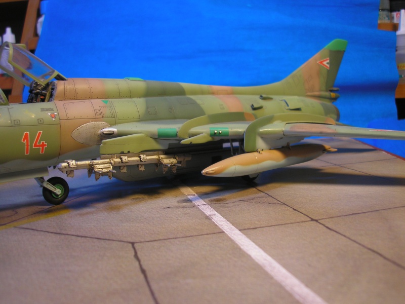 Su-22 M3 1:48 "bérmunka" P1010157