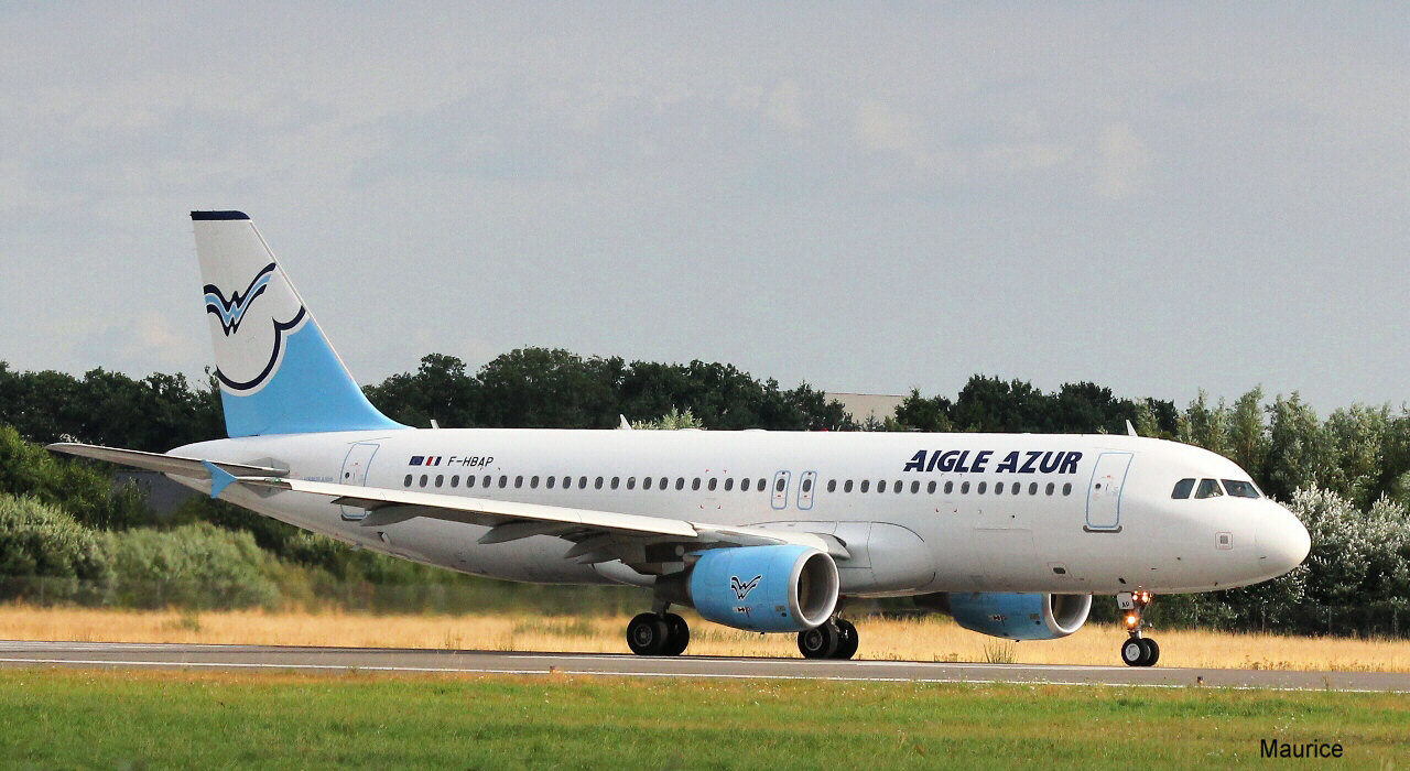 Airbus A320-214 Aigle Azur F-HBAP le 07.08.13 0708-615