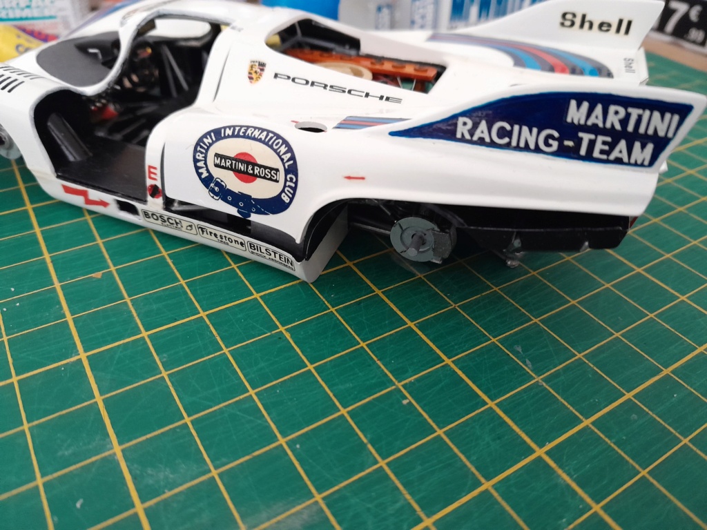 Porsche 917 "Martini" vainqueur en 71 Heller 1:24 - Page 8 12910