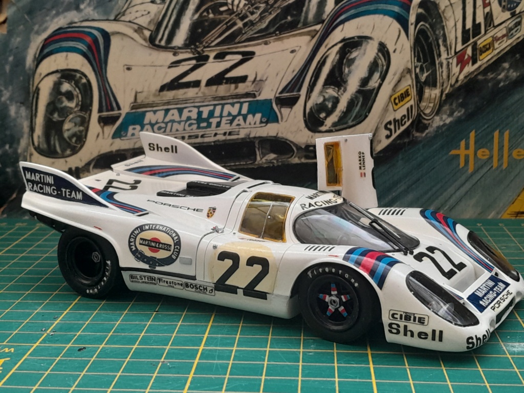 Porsche 917 "Martini" vainqueur en 71 Heller 1:24 - Page 8 20221250