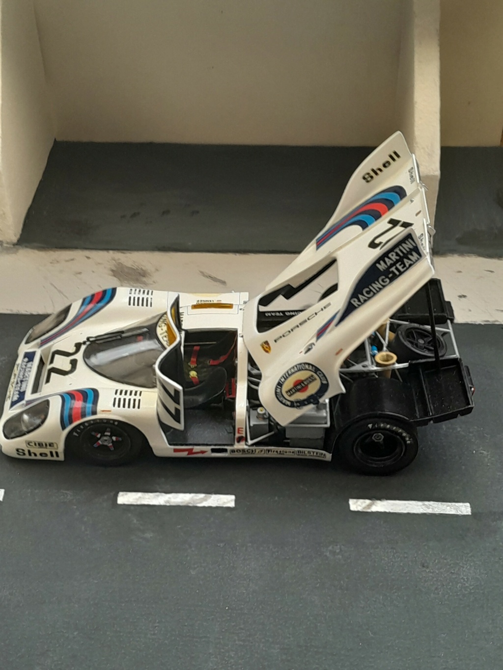 Porsche 917 "Martini" vainqueur en 71 Heller 1:24 - Page 8 20221267