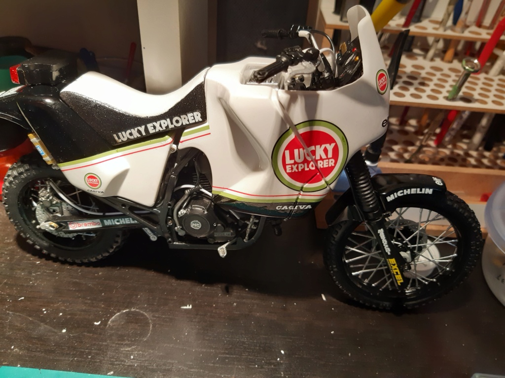 protar cagiva elefant Paris dakar au 1:9 - Page 4 5812