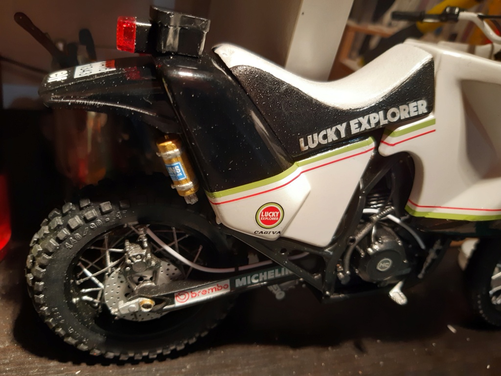 protar cagiva elefant Paris dakar au 1:9 - Page 4 5913