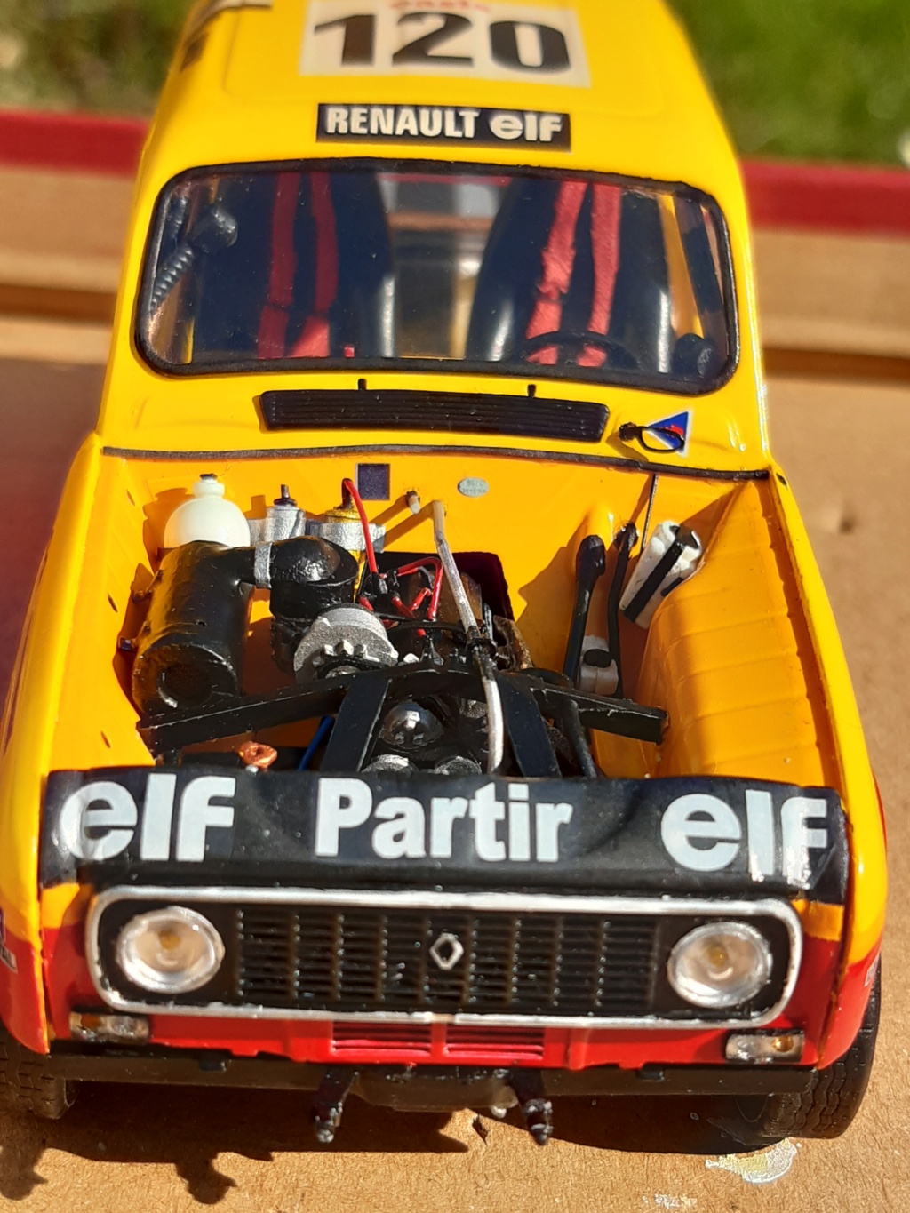 RENAULT 4L Paris-Dakar 1980 au 1:24 - Page 7 6910