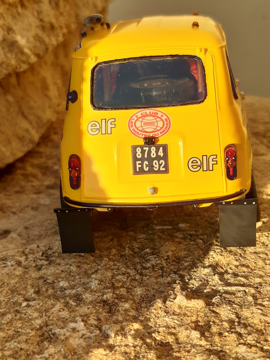 RENAULT 4L Paris-Dakar 1980 au 1:24 Ar10