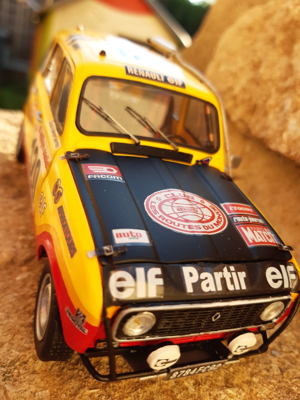 RENAULT 4L Paris-Dakar 1980 au 1:24 Dv10