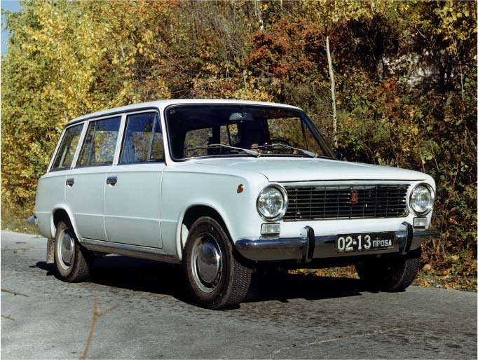 Les années 70, comme si vous y étiez. - Page 5 Lada10