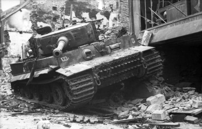 Tigre ausf E "111" - Villers bocage - Juin 1944 - Terminé Tigre_10