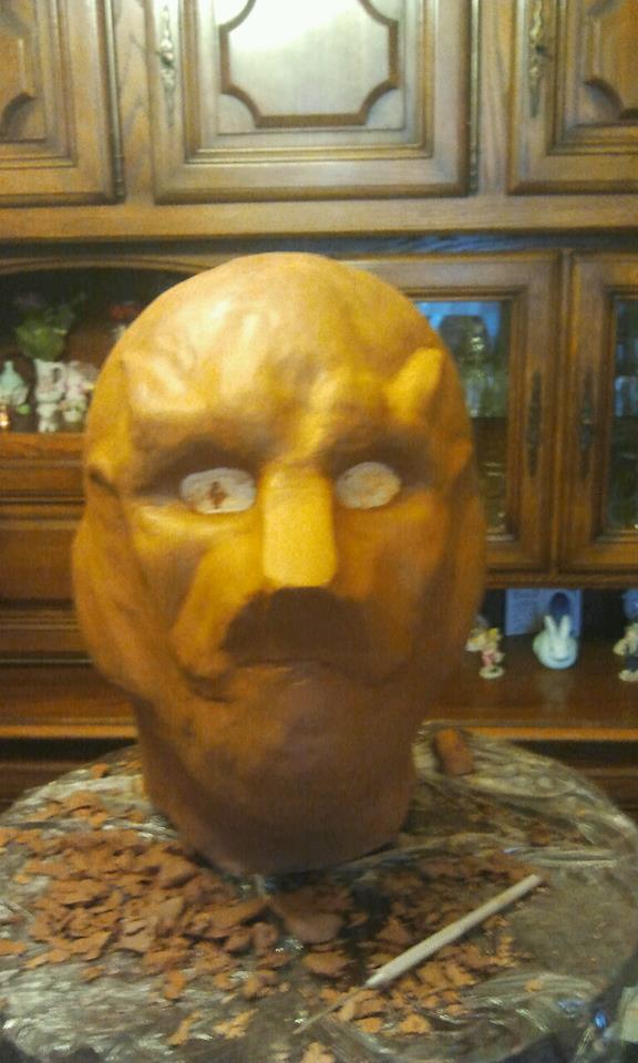 Ma premiére sculpture et réalisation d'un masque en latex  38235210