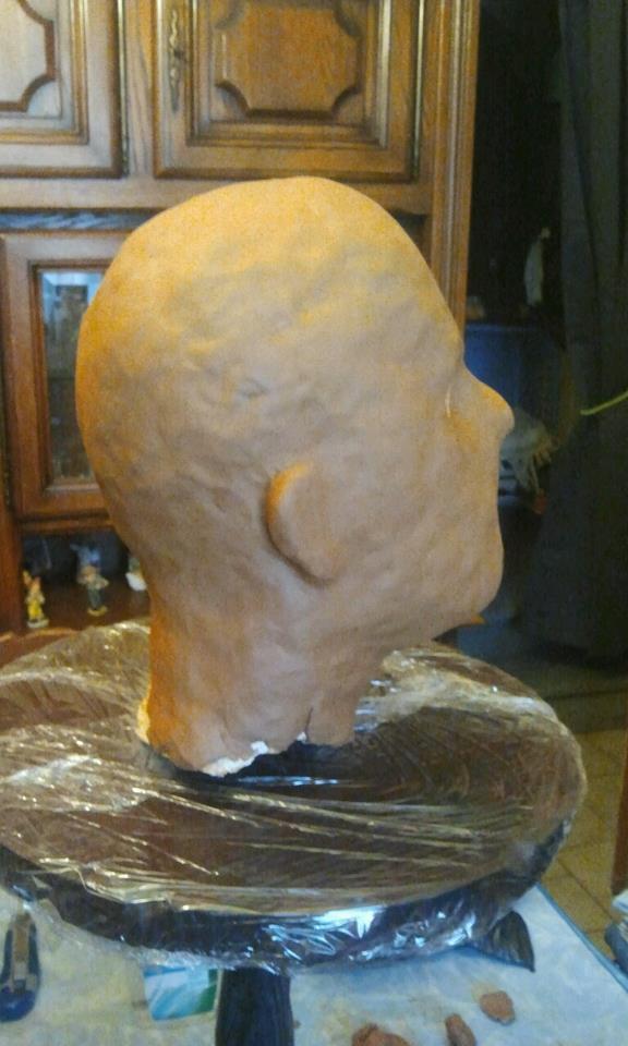 Ma premiére sculpture et réalisation d'un masque en latex  57470210